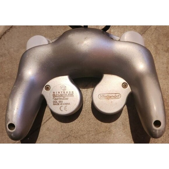 Nintendo GameCube Controller - Silver - Picture 3 of 4